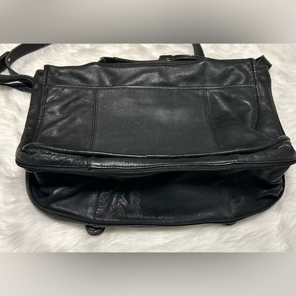 Vintage Wilson’s Black Leather Expandable Messenger Bag - Picture 7 of 13
